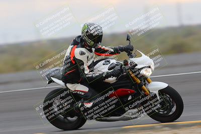 media/Jan-14-2023-SoCal Trackdays (Sat) [[497694156f]]/Turn 11 Inside (950am)/